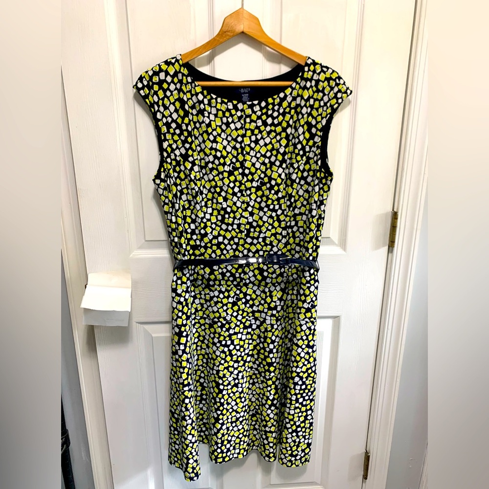 Chaps Women's Sleeveless Geometric Print Dress Size M Belted